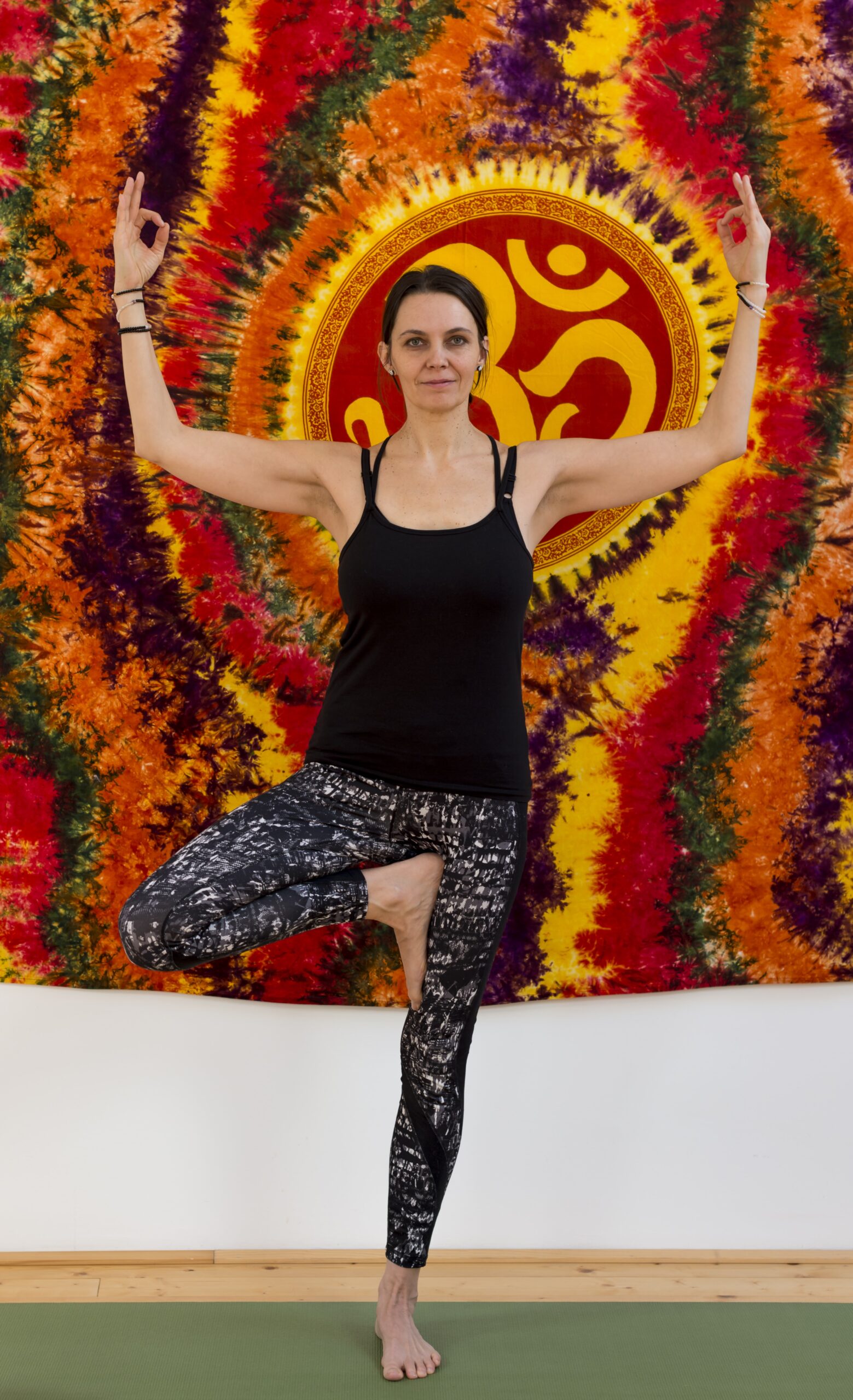 Martha Novy Yoga - Baum Asana